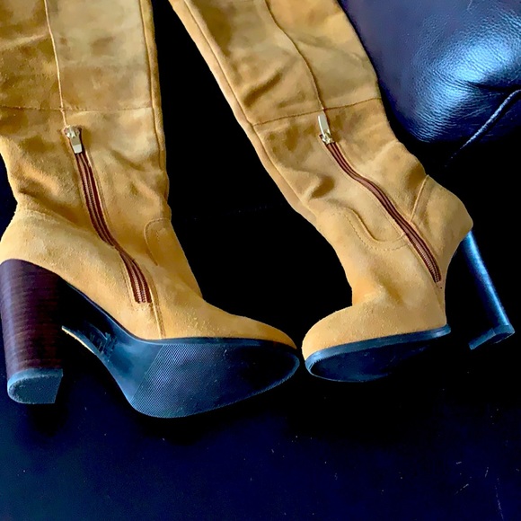 💯% Suede Over The Knee Boots - Picture 3 of 4
